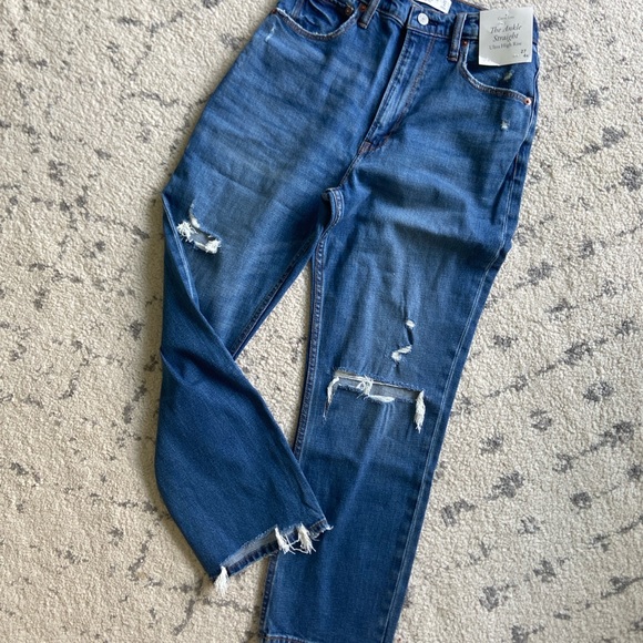 Abercrombie & Fitch High Rise Jeans - Picture 2 of 5